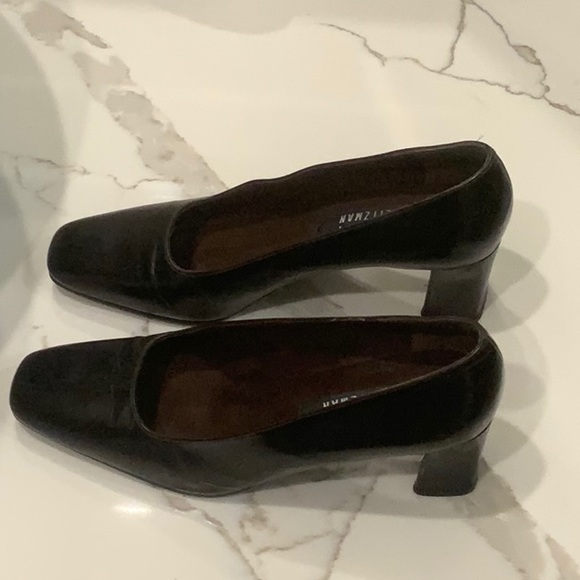 Stuart Weitzman Square Toe block heel pump, sz 7 - Picture 3 of 5